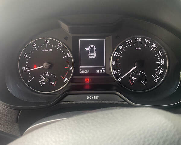 Шкода Октавия, объемом двигателя 1.8 л и пробегом 228 тыс. км за 10900 $, фото 3 на Automoto.ua