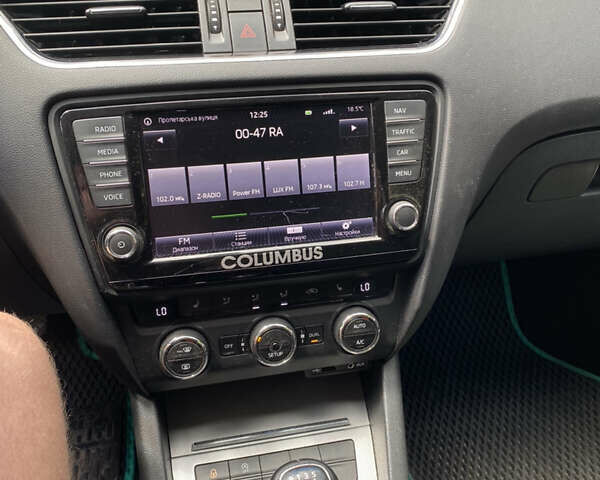 Шкода Октавия, объемом двигателя 1.6 л и пробегом 220 тыс. км за 9800 $, фото 4 на Automoto.ua