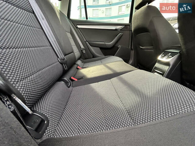 Шкода Октавия, объемом двигателя 1.6 л и пробегом 221 тыс. км за 9999 $, фото 55 на Automoto.ua