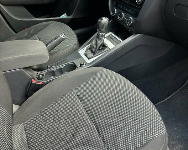 Шкода Октавия, объемом двигателя 1.6 л и пробегом 233 тыс. км за 11000 $, фото 8 на Automoto.ua