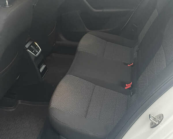 Шкода Октавія, об'ємом двигуна 1.6 л та пробігом 276 тис. км за 10300 $, фото 4 на Automoto.ua
