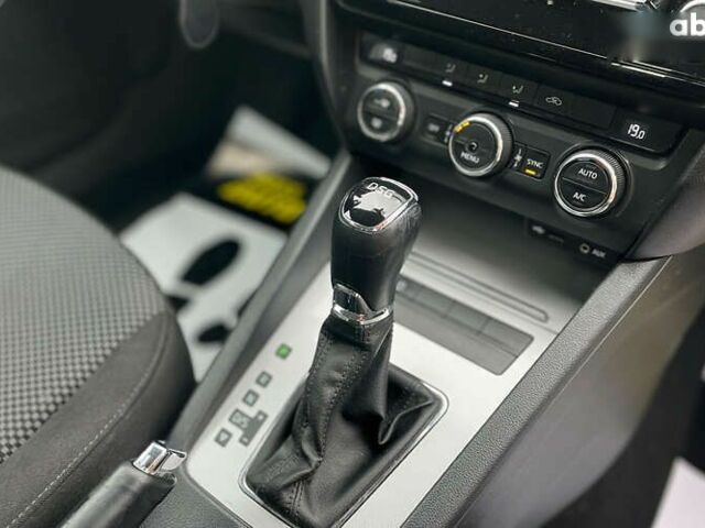 Шкода Октавия, объемом двигателя 1.6 л и пробегом 305 тыс. км за 11600 $, фото 14 на Automoto.ua