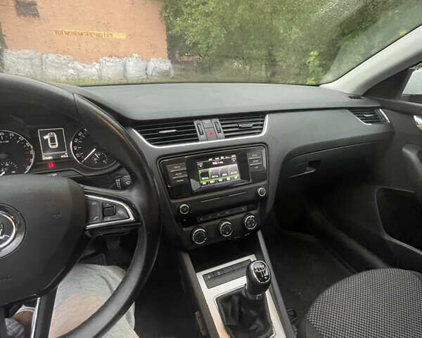 Шкода Октавія, об'ємом двигуна 1.6 л та пробігом 276 тис. км за 10300 $, фото 6 на Automoto.ua