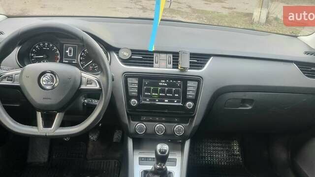 Шкода Октавия, объемом двигателя 1.6 л и пробегом 272 тыс. км за 9900 $, фото 10 на Automoto.ua