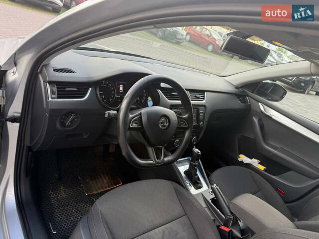 Шкода Октавия, объемом двигателя 1.6 л и пробегом 225 тыс. км за 12500 $, фото 4 на Automoto.ua