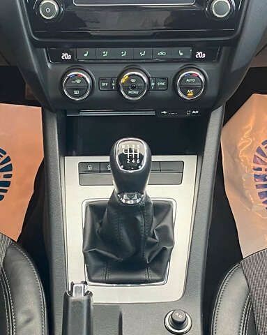 Шкода Октавія, об'ємом двигуна 2 л та пробігом 217 тис. км за 12950 $, фото 19 на Automoto.ua