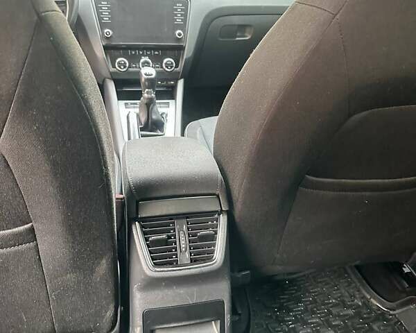 Шкода Октавія, об'ємом двигуна 1.6 л та пробігом 241 тис. км за 12900 $, фото 16 на Automoto.ua