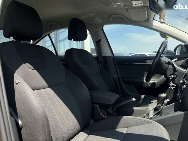Шкода Октавія, об'ємом двигуна 1.6 л та пробігом 317 тис. км за 12800 $, фото 10 на Automoto.ua