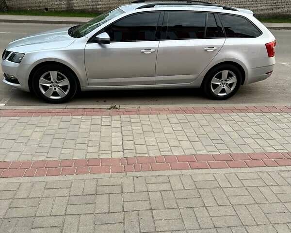 Шкода Октавія, об'ємом двигуна 1.6 л та пробігом 241 тис. км за 12900 $, фото 1 на Automoto.ua