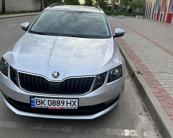Шкода Октавія, об'ємом двигуна 1.6 л та пробігом 241 тис. км за 12900 $, фото 10 на Automoto.ua