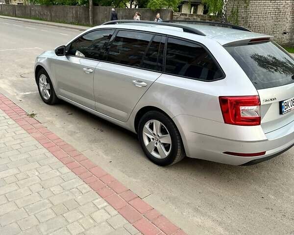 Шкода Октавія, об'ємом двигуна 1.6 л та пробігом 241 тис. км за 12900 $, фото 4 на Automoto.ua