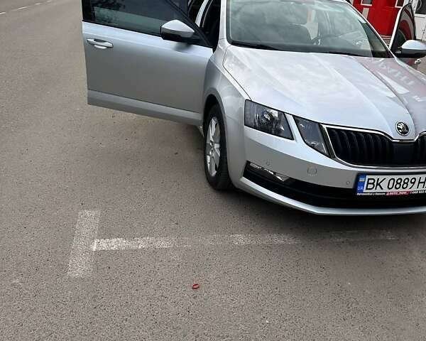Шкода Октавія, об'ємом двигуна 1.6 л та пробігом 241 тис. км за 12900 $, фото 3 на Automoto.ua