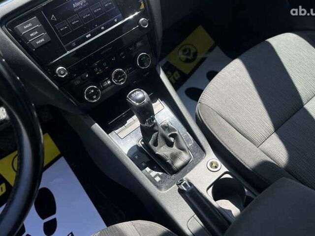 Шкода Октавія, об'ємом двигуна 1.6 л та пробігом 317 тис. км за 12800 $, фото 25 на Automoto.ua