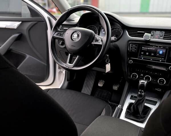 Шкода Октавия, объемом двигателя 1.6 л и пробегом 280 тыс. км за 11499 $, фото 5 на Automoto.ua