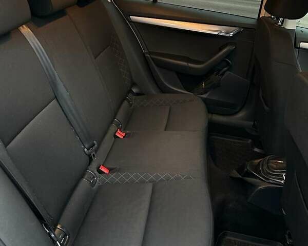 Шкода Октавия, объемом двигателя 1.6 л и пробегом 118 тыс. км за 16300 $, фото 10 на Automoto.ua