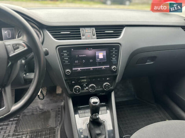 Шкода Октавия, объемом двигателя 1.97 л и пробегом 219 тыс. км за 17000 $, фото 9 на Automoto.ua