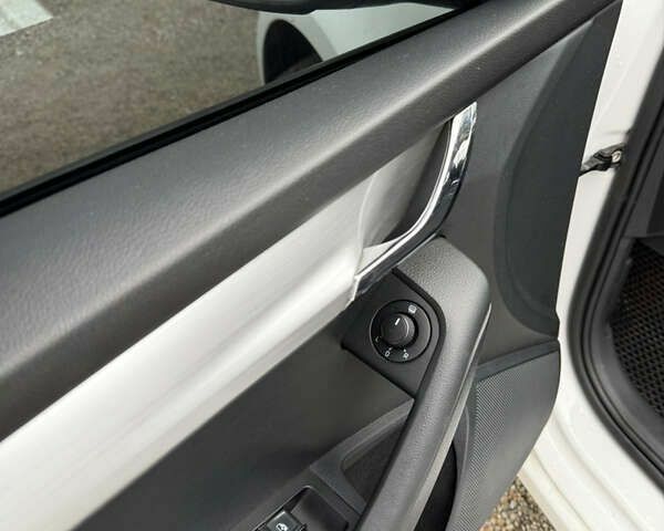 Шкода Октавія, об'ємом двигуна 1.6 л та пробігом 64 тис. км за 15400 $, фото 6 на Automoto.ua