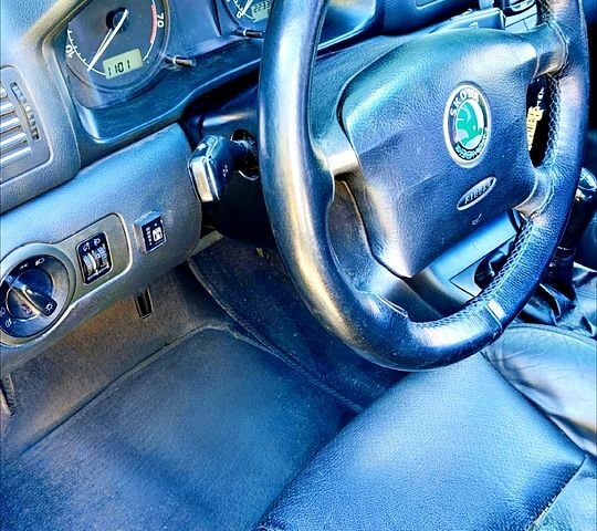 Шкода Октавия, объемом двигателя 1.6 л и пробегом 223 тыс. км за 5000 $, фото 2 на Automoto.ua