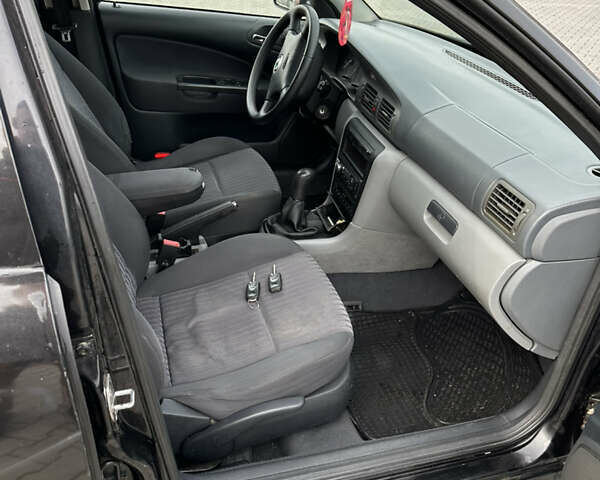 Шкода Октавия, объемом двигателя 2 л и пробегом 267 тыс. км за 2600 $, фото 8 на Automoto.ua