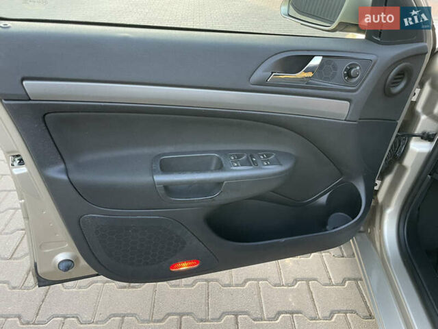 Шкода Октавия, объемом двигателя 1.6 л и пробегом 155 тыс. км за 5999 $, фото 6 на Automoto.ua