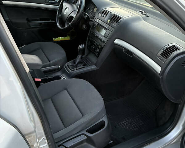 Шкода Октавія, об'ємом двигуна 1.6 л та пробігом 310 тис. км за 2300 $, фото 4 на Automoto.ua