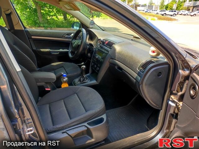 Шкода Октавія, об'ємом двигуна 2 л та пробігом 407 тис. км за 5699 $, фото 3 на Automoto.ua