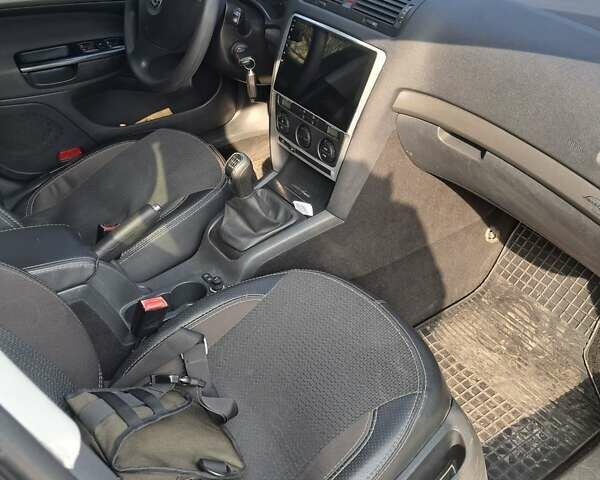 Шкода Октавия, объемом двигателя 2 л и пробегом 247 тыс. км за 6000 $, фото 5 на Automoto.ua