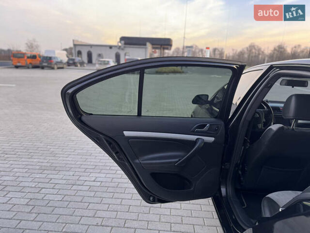 Шкода Октавия, объемом двигателя 2 л и пробегом 310 тыс. км за 5700 $, фото 10 на Automoto.ua