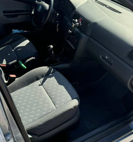 Шкода Октавия, объемом двигателя 1.6 л и пробегом 195 тыс. км за 6000 $, фото 5 на Automoto.ua