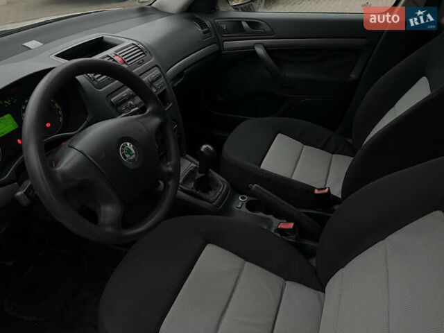 Шкода Октавия, объемом двигателя 1.6 л и пробегом 200 тыс. км за 5499 $, фото 6 на Automoto.ua