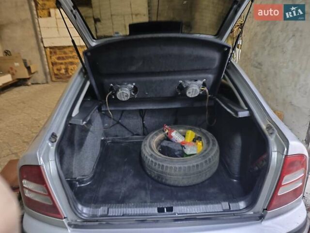 Шкода Октавия, объемом двигателя 1.6 л и пробегом 305 тыс. км за 4400 $, фото 11 на Automoto.ua