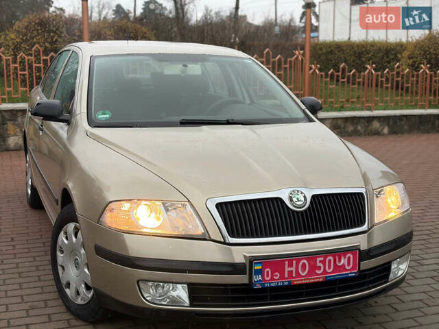 Шкода Октавия, объемом двигателя 1.6 л и пробегом 200 тыс. км за 5499 $, фото 1 на Automoto.ua