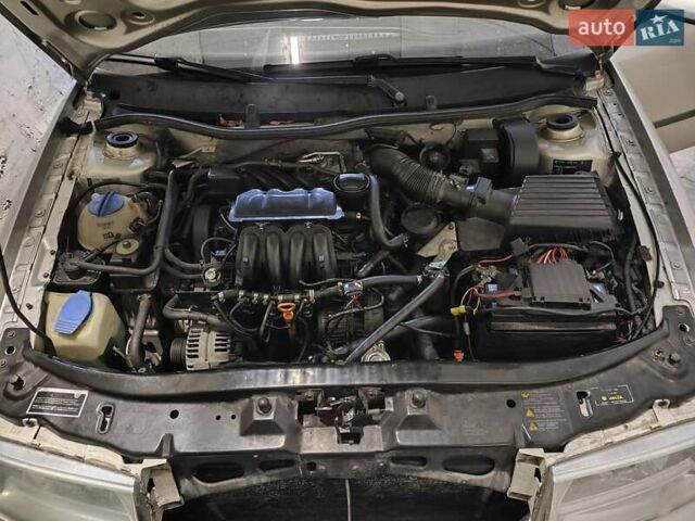 Шкода Октавия, объемом двигателя 1.6 л и пробегом 305 тыс. км за 4400 $, фото 9 на Automoto.ua