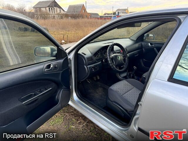 Шкода Октавия, объемом двигателя 16 л и пробегом 397 тыс. км за 3750 $, фото 8 на Automoto.ua