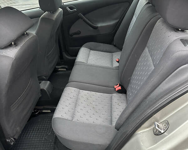 Шкода Октавія 2007 у Луцьку на Automoto.ua Шкода Октавія, об'ємом двигуна 1.6 л та пробігом 231 тис. км за 4999 $, фото 16 на Automoto.ua