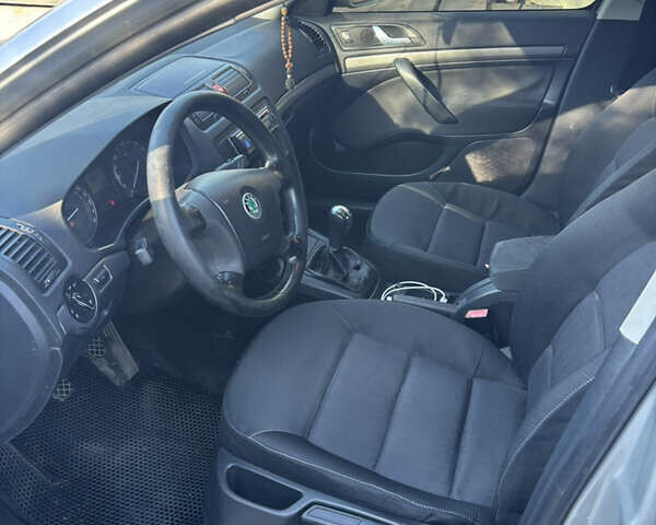 Шкода Октавія, об'ємом двигуна 2 л та пробігом 318 тис. км за 4500 $, фото 7 на Automoto.ua