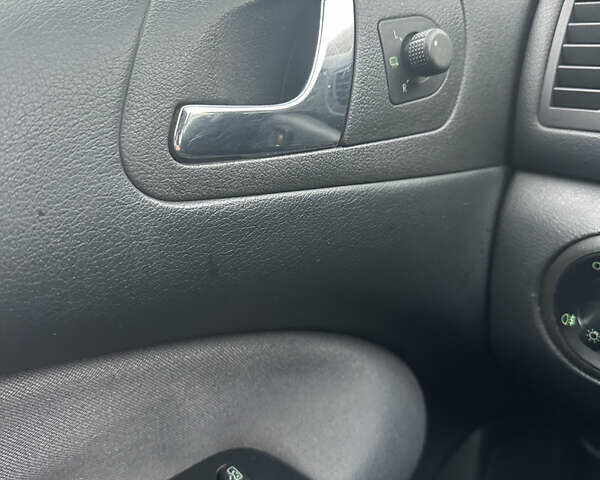 Шкода Октавія 2007 у Луцьку на Automoto.ua Шкода Октавія, об'ємом двигуна 1.6 л та пробігом 231 тис. км за 4999 $, фото 26 на Automoto.ua