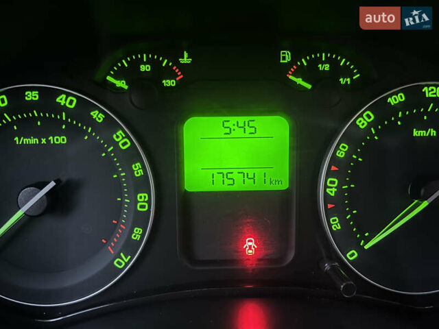 Шкода Октавия 2007 в Чернигове на Automoto.ua Шкода Октавия, объемом двигателя 1.6 л и пробегом 175 тыс. км за 6490 $, фото 20 на Automoto.ua