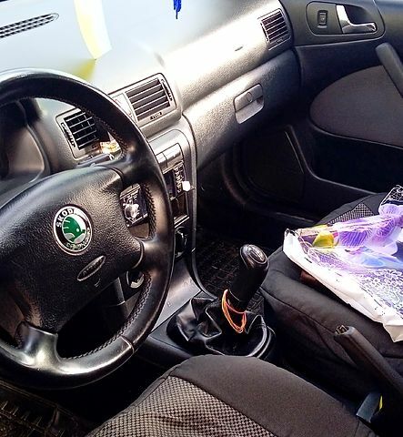 Шкода Октавия, объемом двигателя 1.6 л и пробегом 183 тыс. км за 7300 $, фото 3 на Automoto.ua