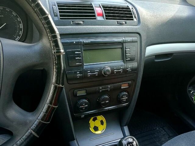 Шкода Октавия, объемом двигателя 1.6 л и пробегом 226 тыс. км за 6800 $, фото 6 на Automoto.ua