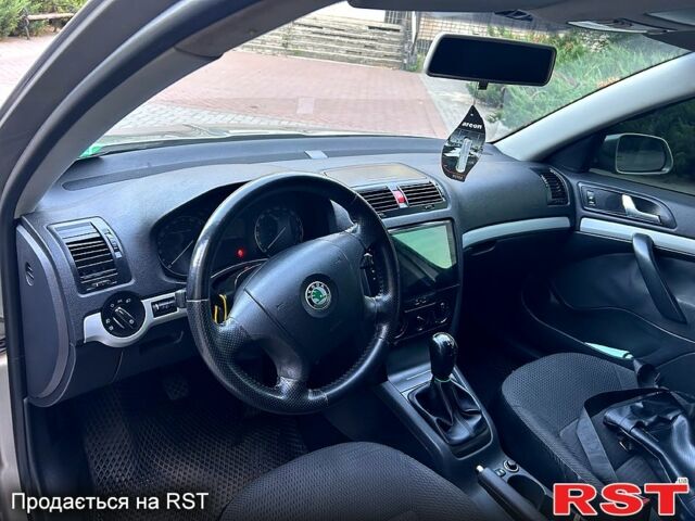 Шкода Октавія 2008 у Запоріжжя на Automoto.ua Шкода Октавія, об'ємом двигуна 2 л та пробігом 242 тис. км за 5500 $, фото 3 на Automoto.ua