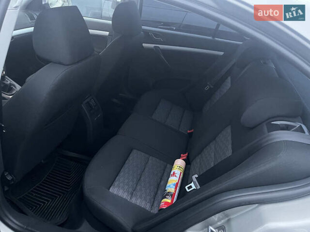 Шкода Октавия, объемом двигателя 1.6 л и пробегом 160 тыс. км за 8250 $, фото 6 на Automoto.ua
