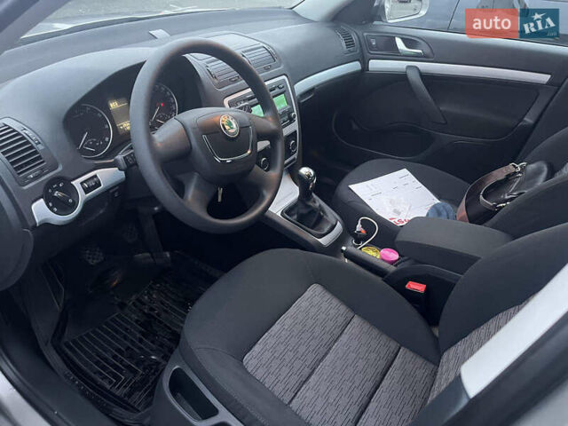 Шкода Октавия, объемом двигателя 1.6 л и пробегом 160 тыс. км за 8250 $, фото 7 на Automoto.ua