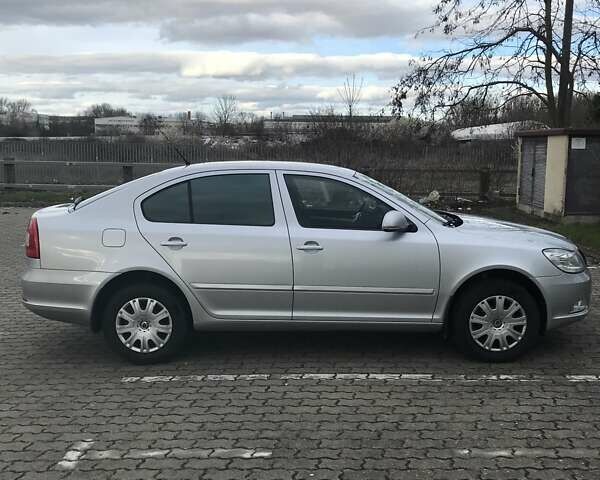 Шкода Октавия, объемом двигателя 1.8 л и пробегом 125 тыс. км за 7800 $, фото 1 на Automoto.ua