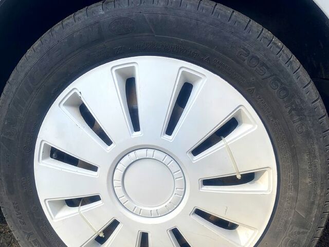 Шкода Октавия, объемом двигателя 1.6 л и пробегом 197 тыс. км за 7500 $, фото 7 на Automoto.ua