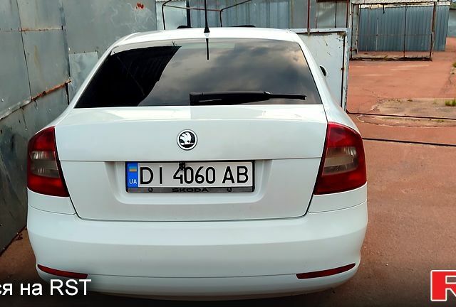 Шкода Октавия 2011 в Глухове на Automoto.ua Шкода Октавия, объемом двигателя 1.6 л и пробегом 316 тыс. км за 7899 $, фото 3 на Automoto.ua