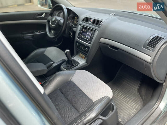 Шкода Октавия, объемом двигателя 0 л и пробегом 100 тыс. км за 15000 $, фото 6 на Automoto.ua
