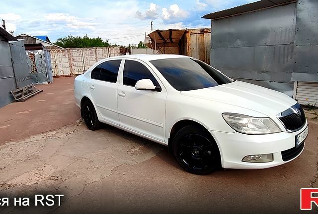 Шкода Октавия 2011 в Глухове на Automoto.ua Шкода Октавия, объемом двигателя 1.6 л и пробегом 316 тыс. км за 7899 $, фото 6 на Automoto.ua