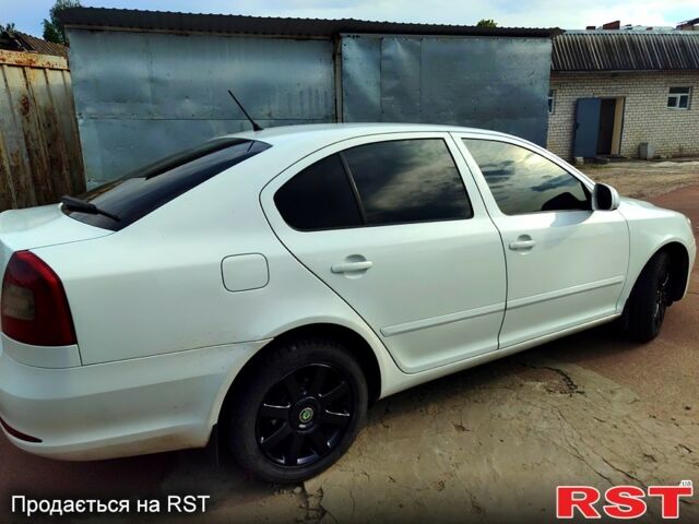 Шкода Октавия 2011 в Глухове на Automoto.ua Шкода Октавия, объемом двигателя 1.6 л и пробегом 316 тыс. км за 7899 $, фото 5 на Automoto.ua