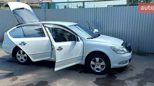 Шкода Октавія, об'ємом двигуна 1.8 л та пробігом 166 тис. км за 8000 $, фото 10 на Automoto.ua